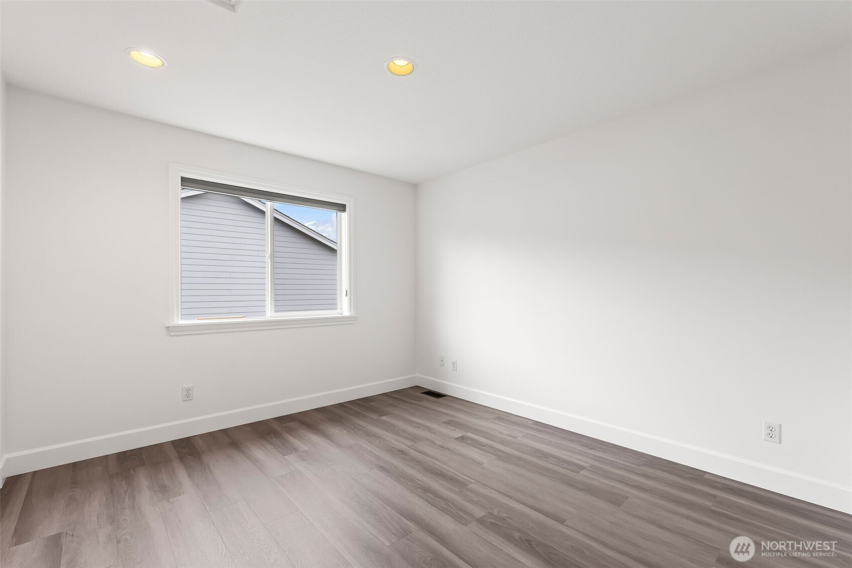 901 N Magnolia