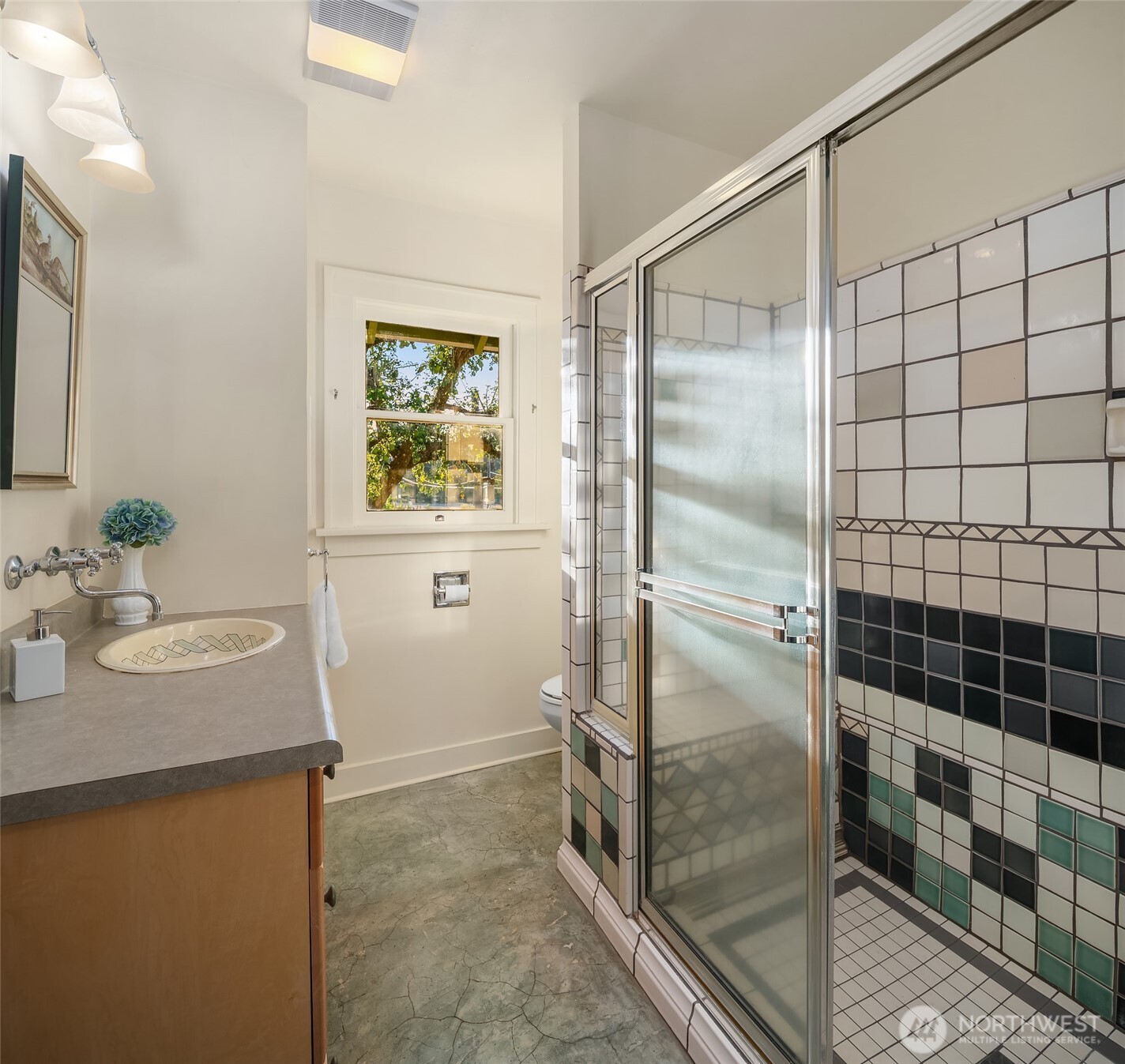 5330 N Winnifred Street