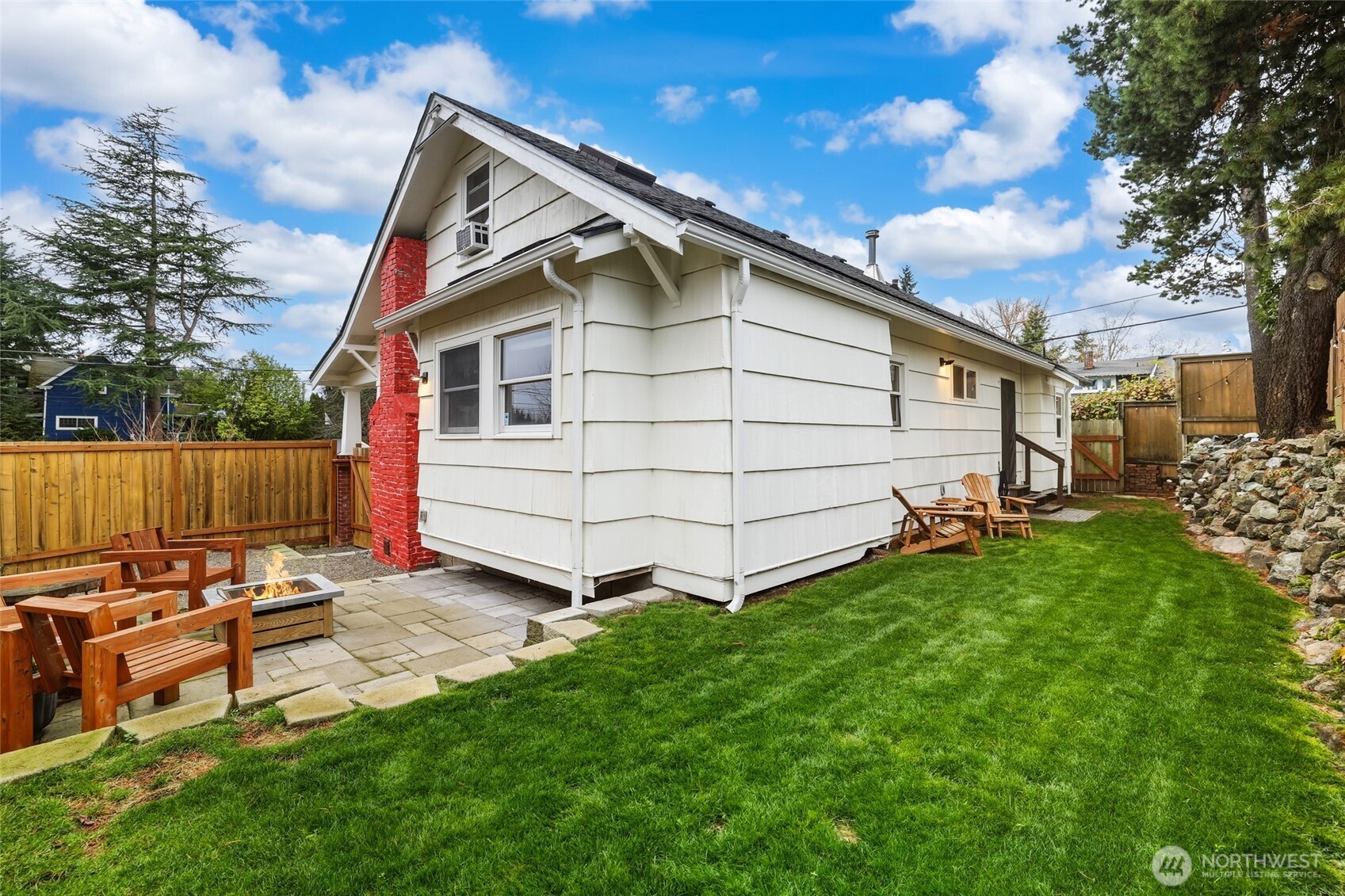 709 N Puget Sound Avenue