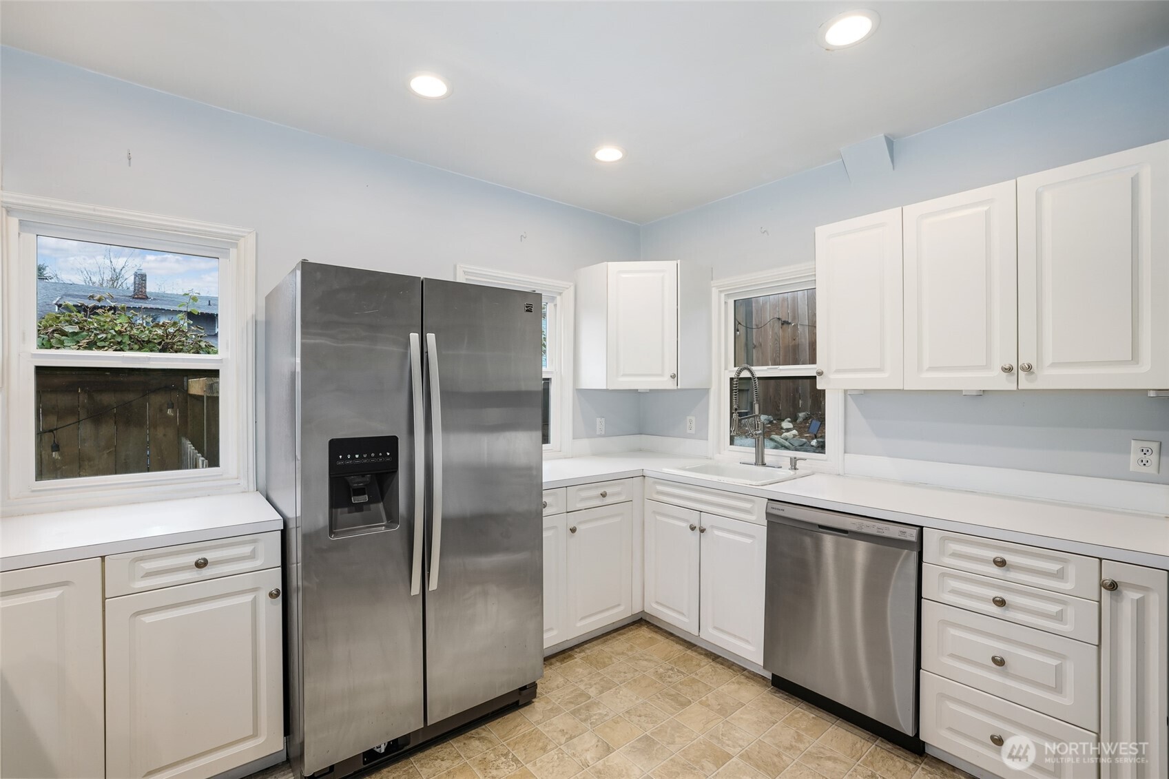 709 N Puget Sound Avenue