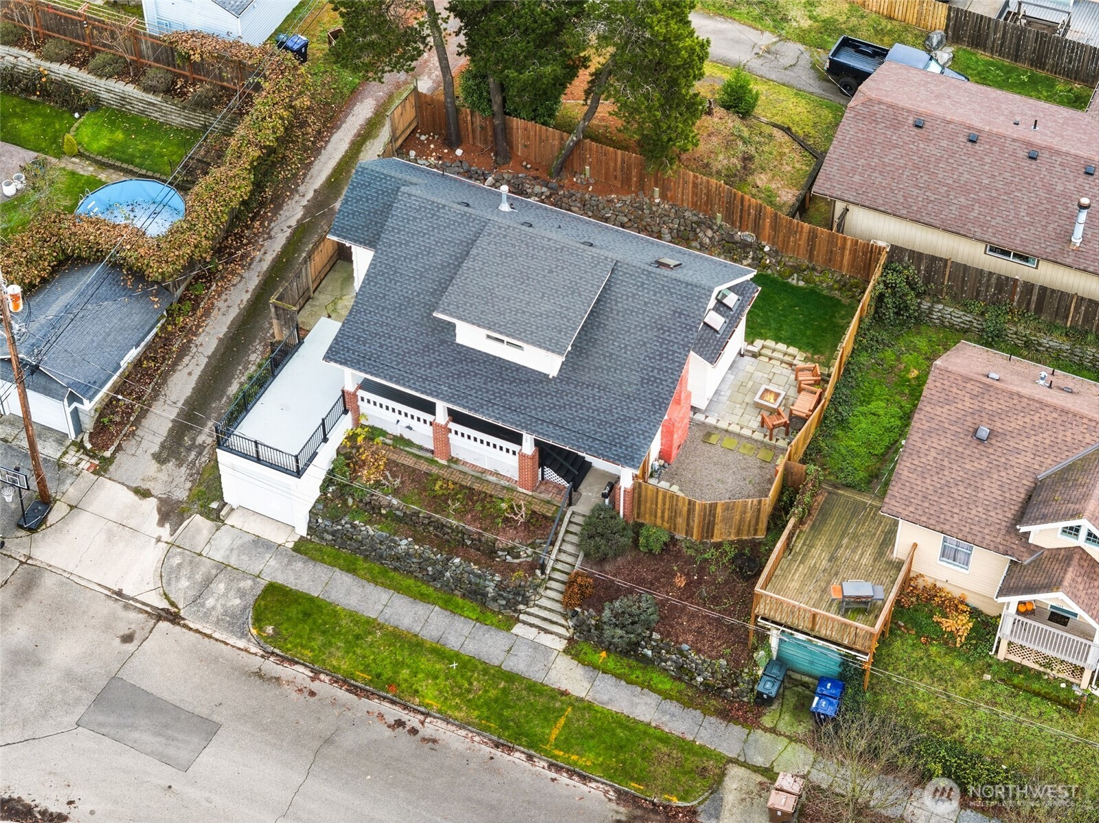 709 N Puget Sound Avenue