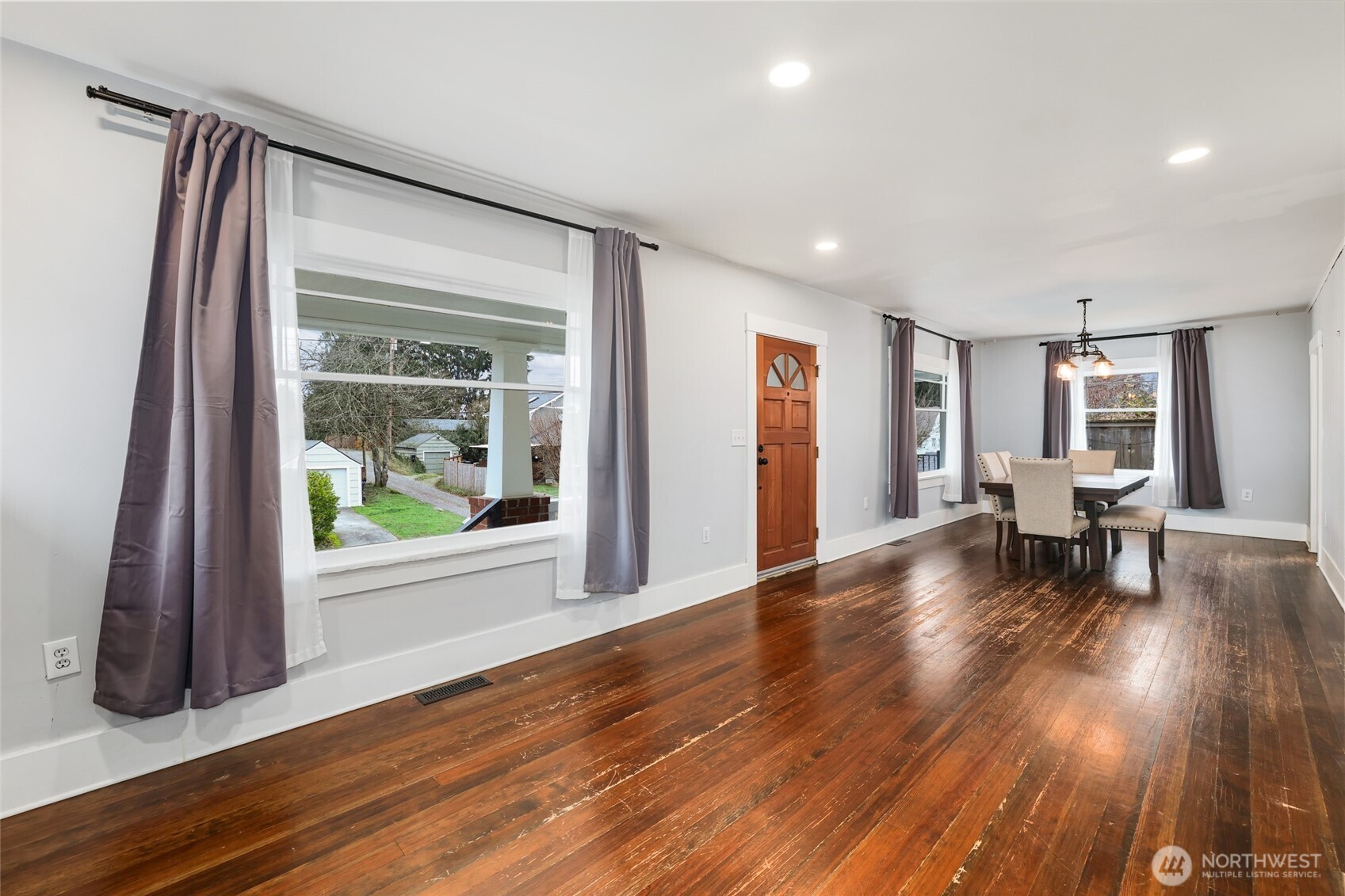 709 N Puget Sound Avenue