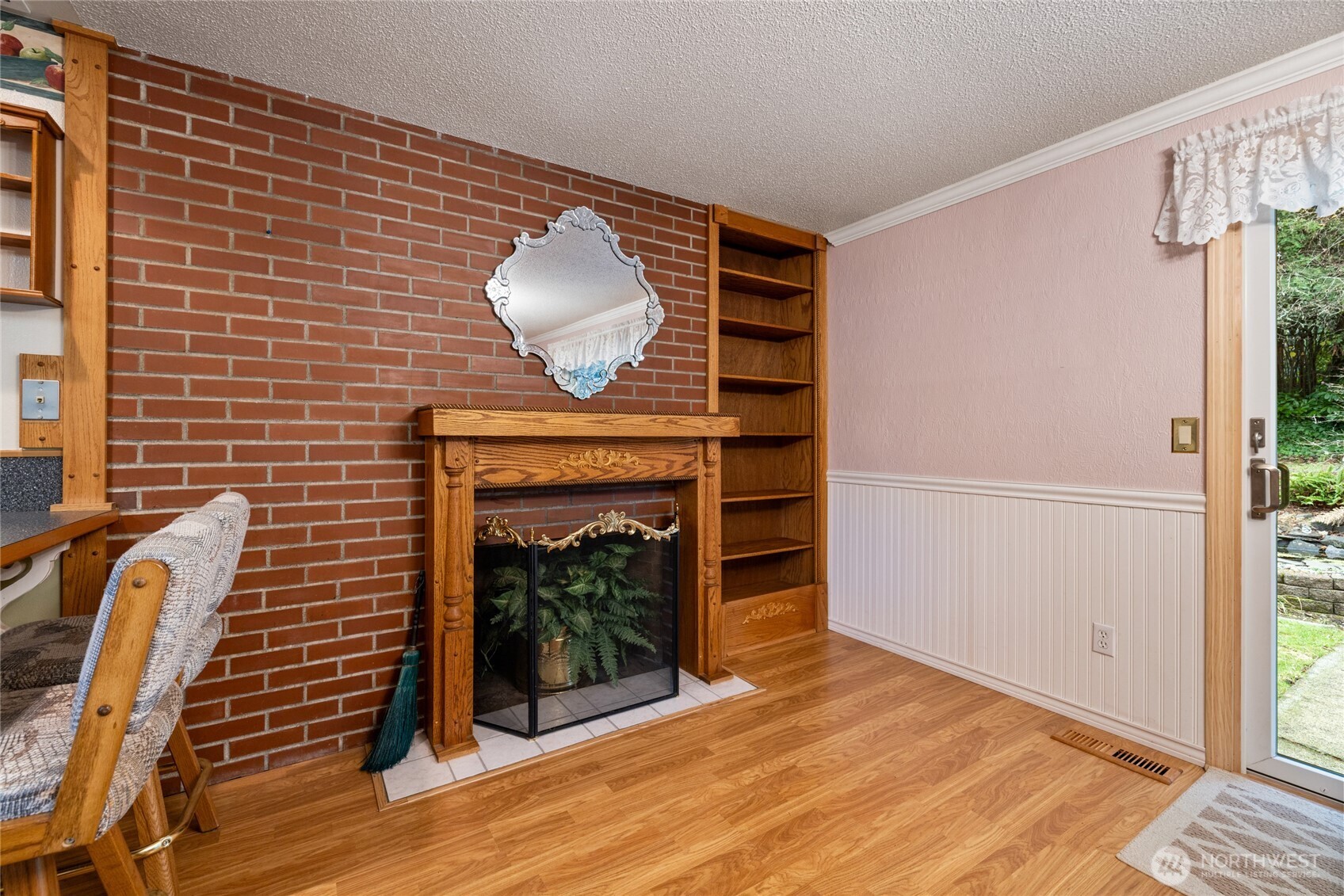 10916 Lundstrom Drive SW