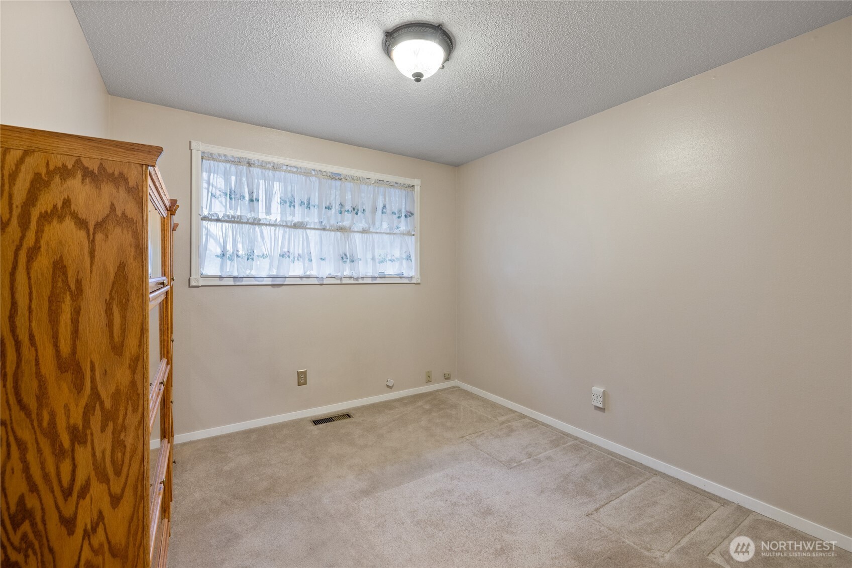 10916 Lundstrom Drive SW