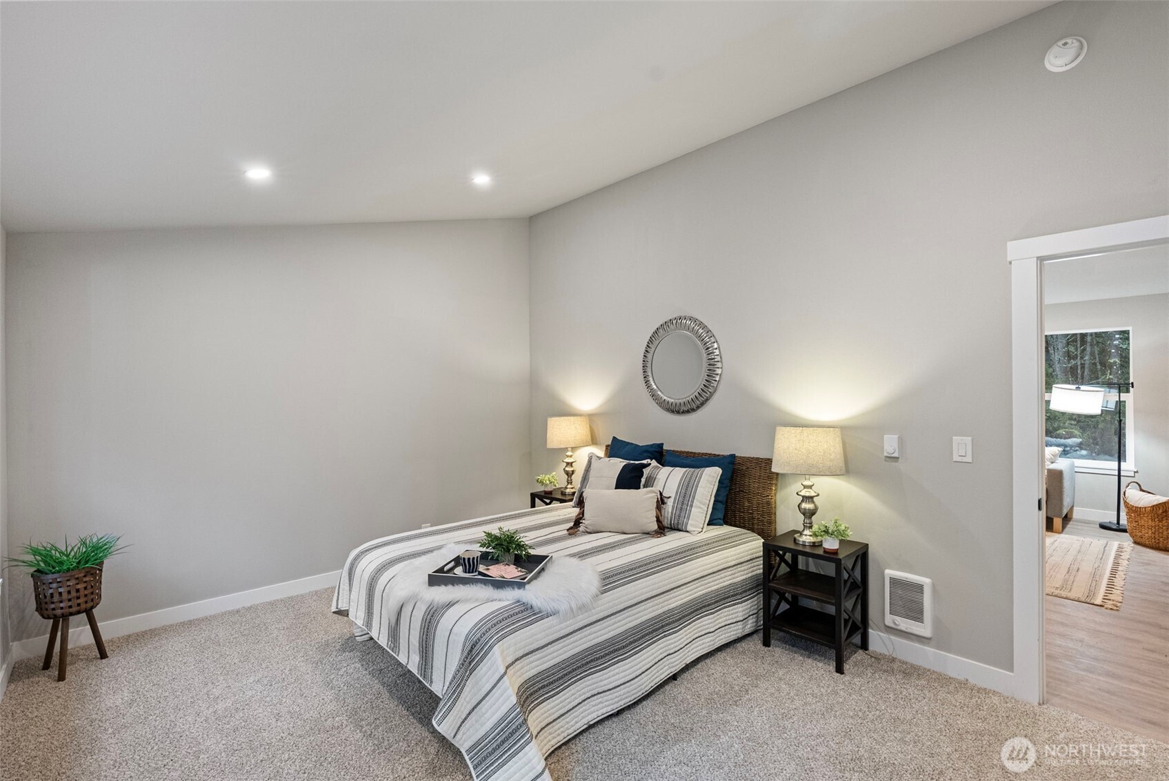 9921 148th Avenue NW