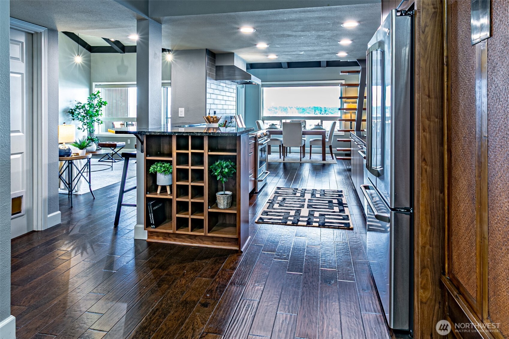 525 Broadway Unit: 408