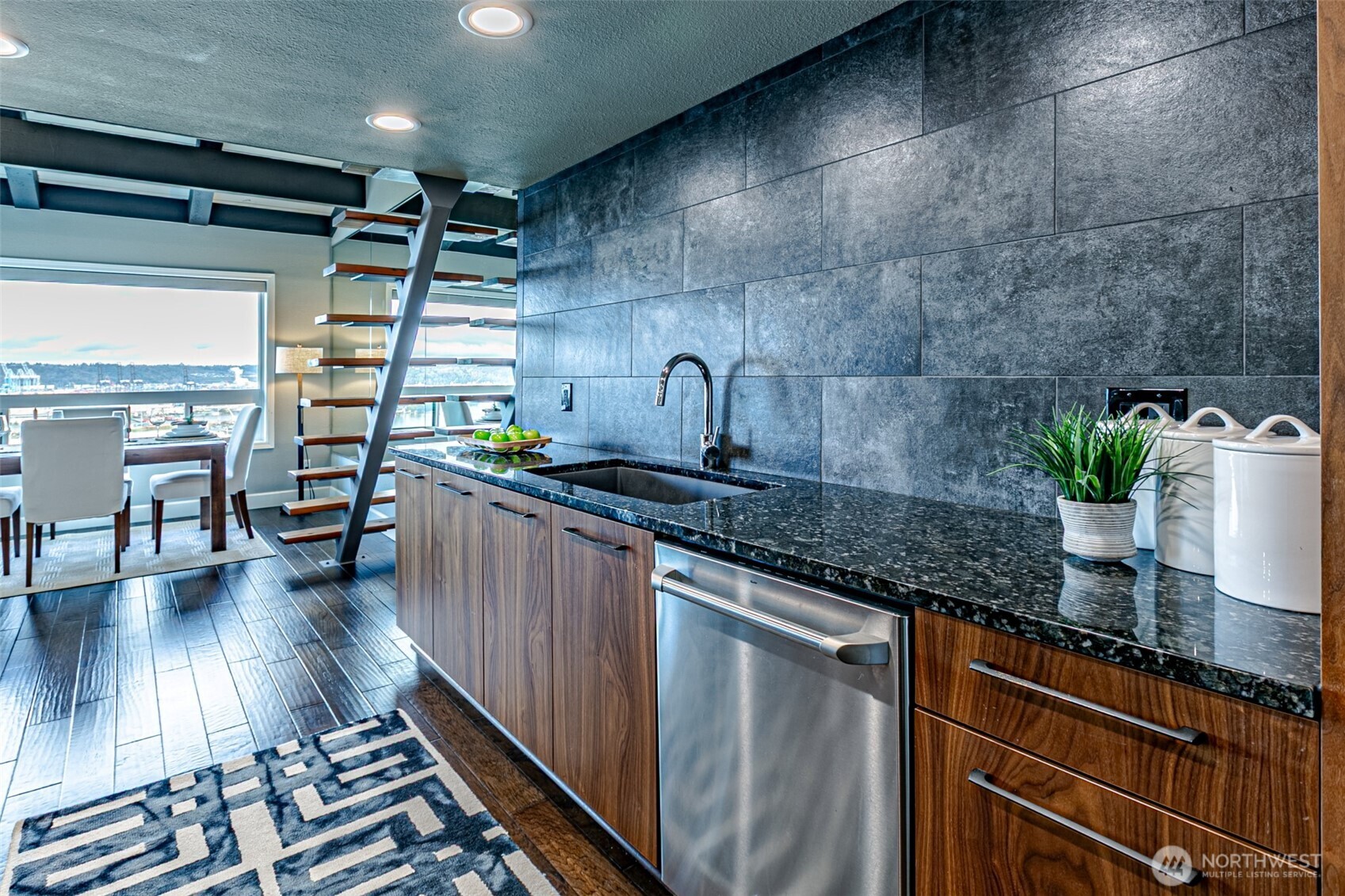 525 Broadway Unit: 408