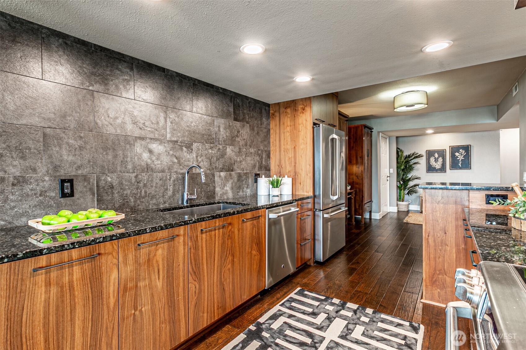 525 Broadway Unit: 408