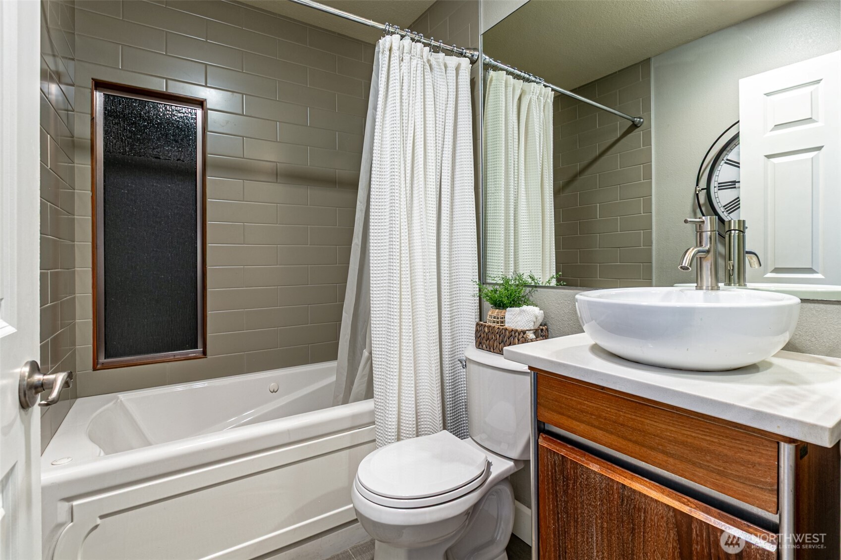 525 Broadway Unit: 408