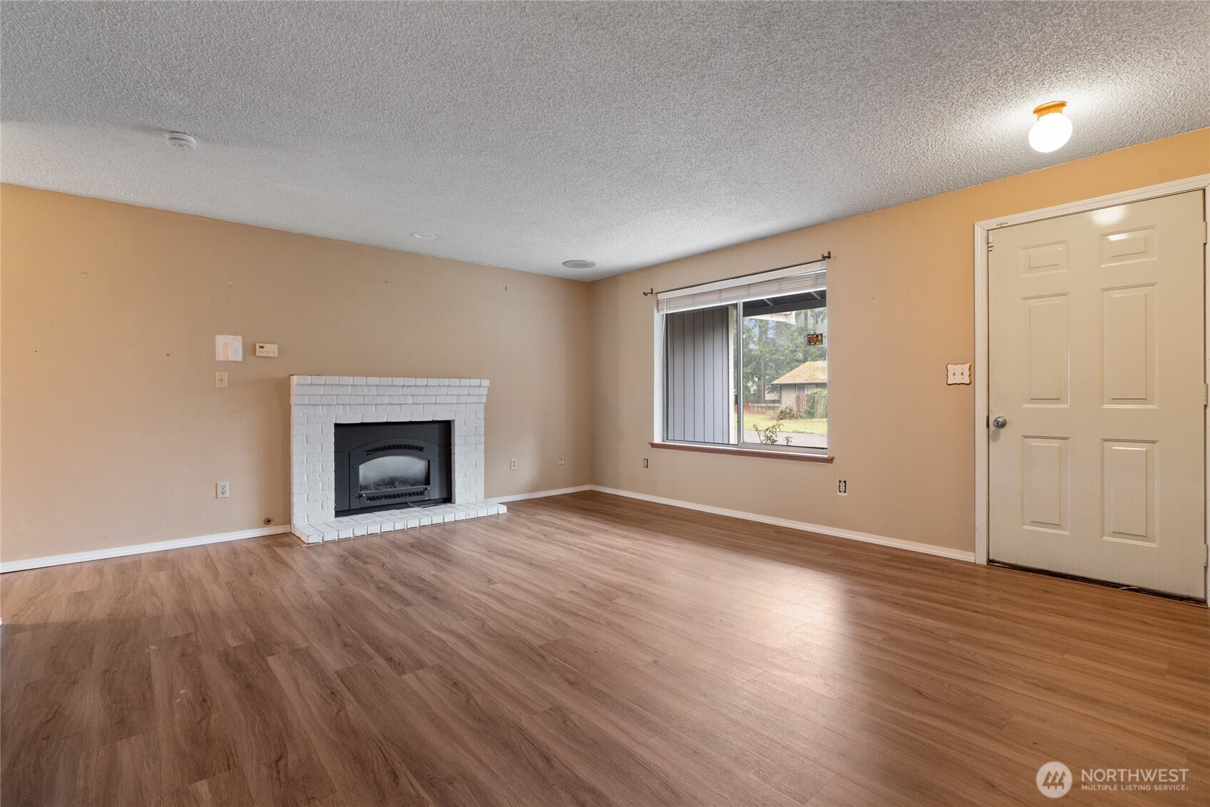 1113 1111 159th St Court E