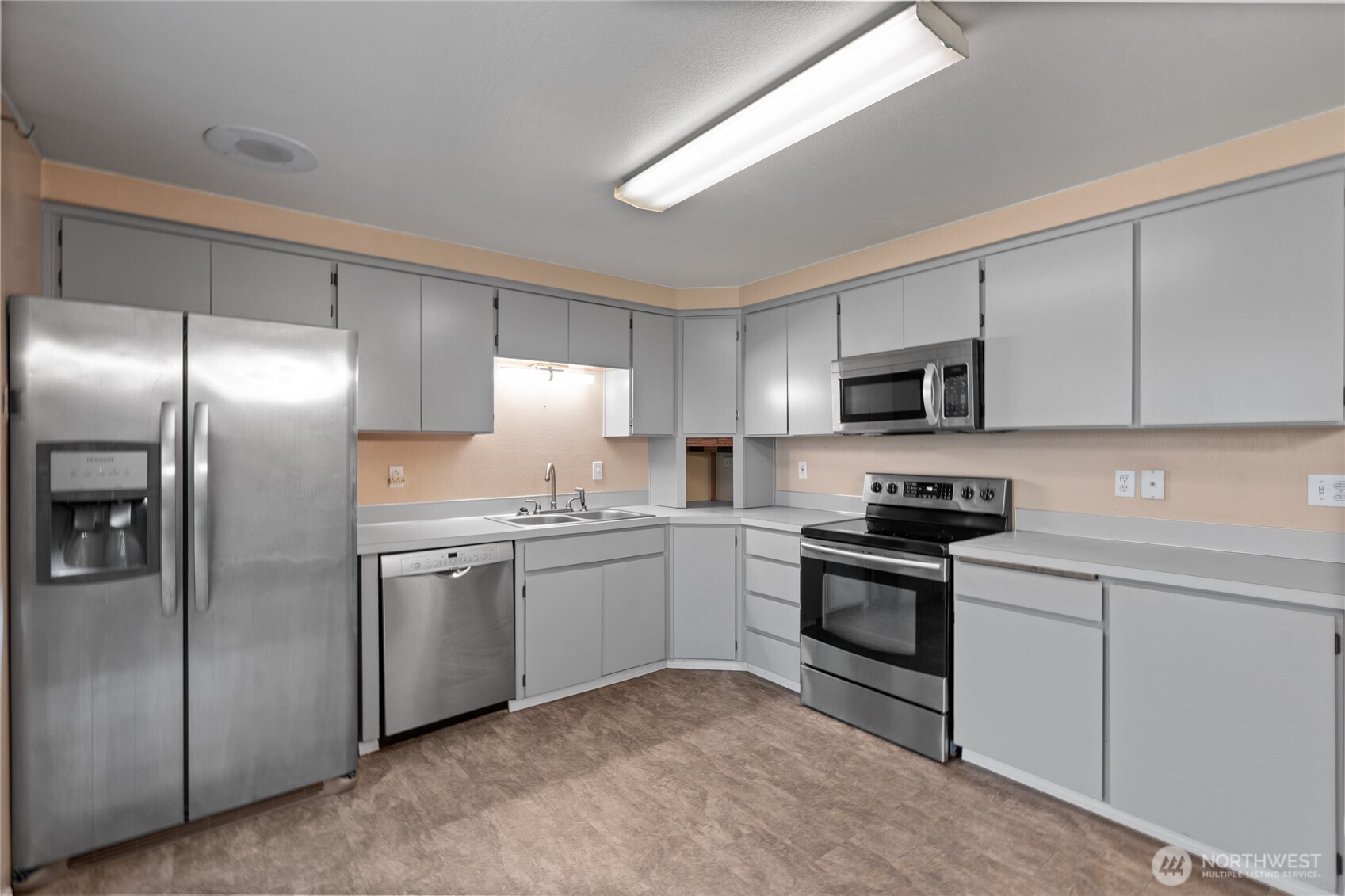 1113 1111 159th St Court E