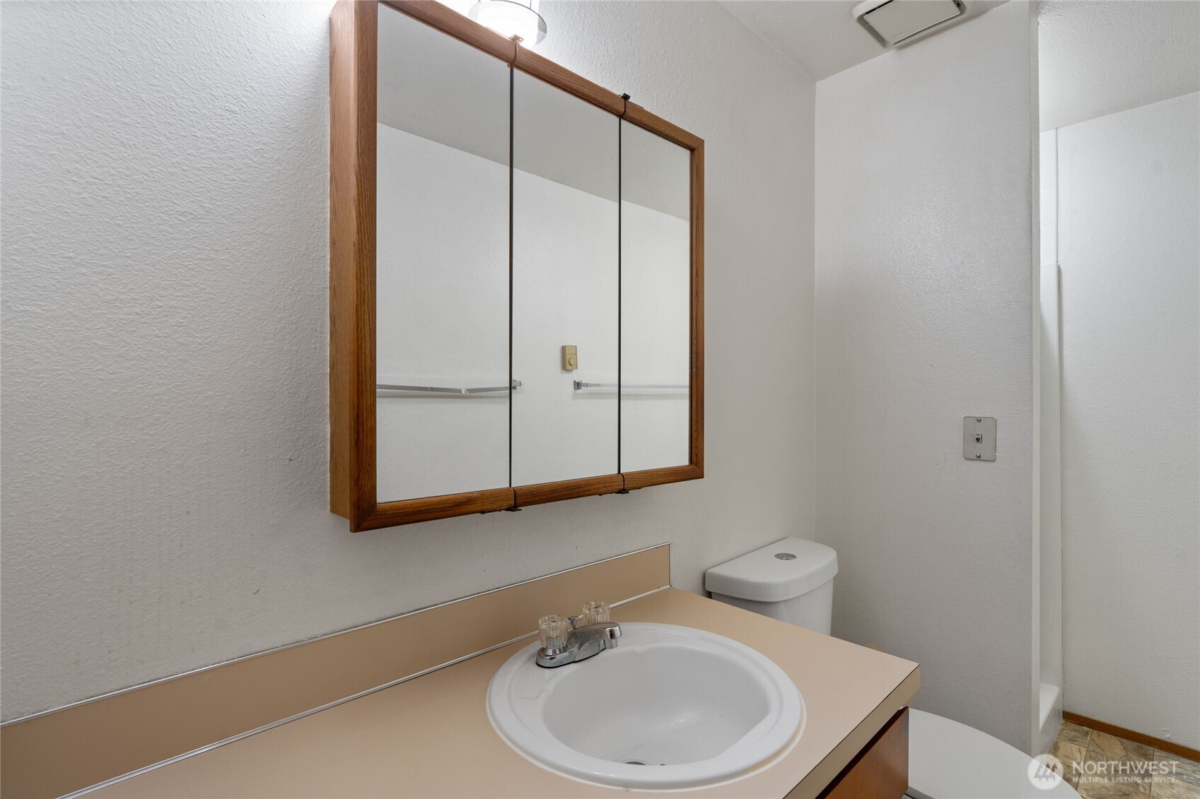 1113 1111 159th St Court E