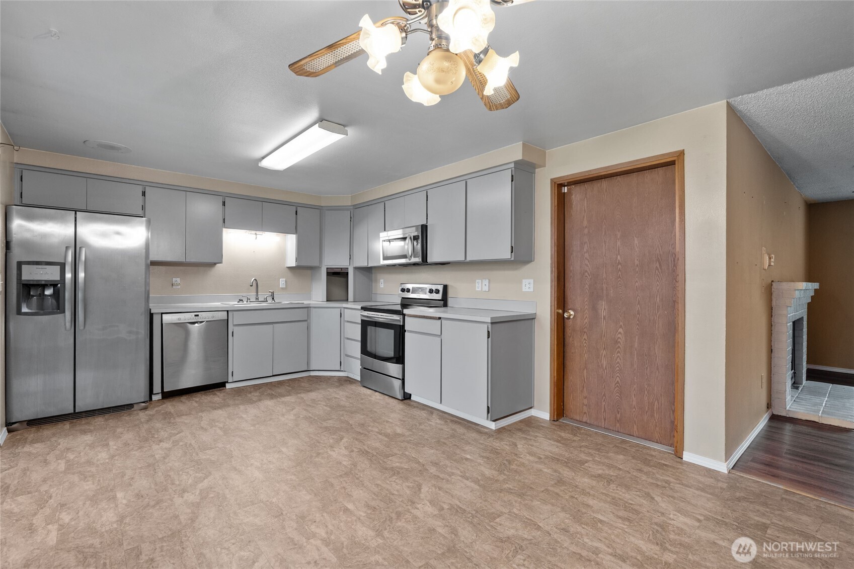 1113 1111 159th St Court E