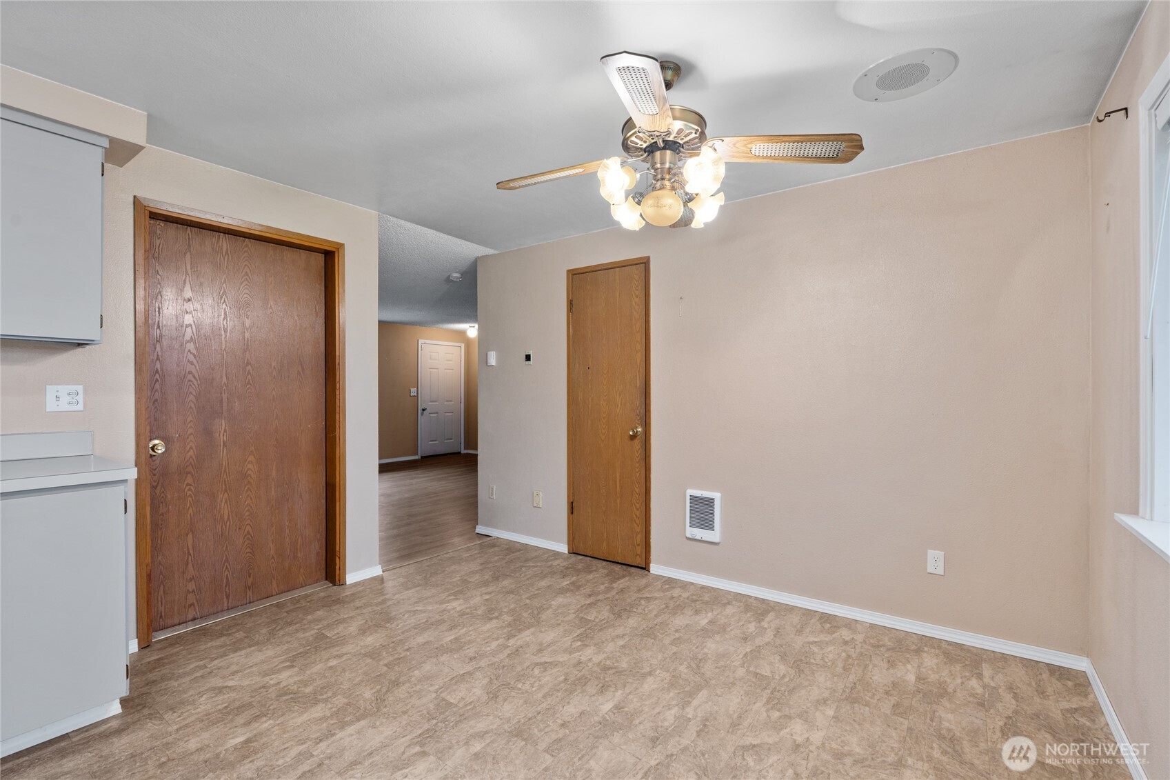 1113 1111 159th St Court E