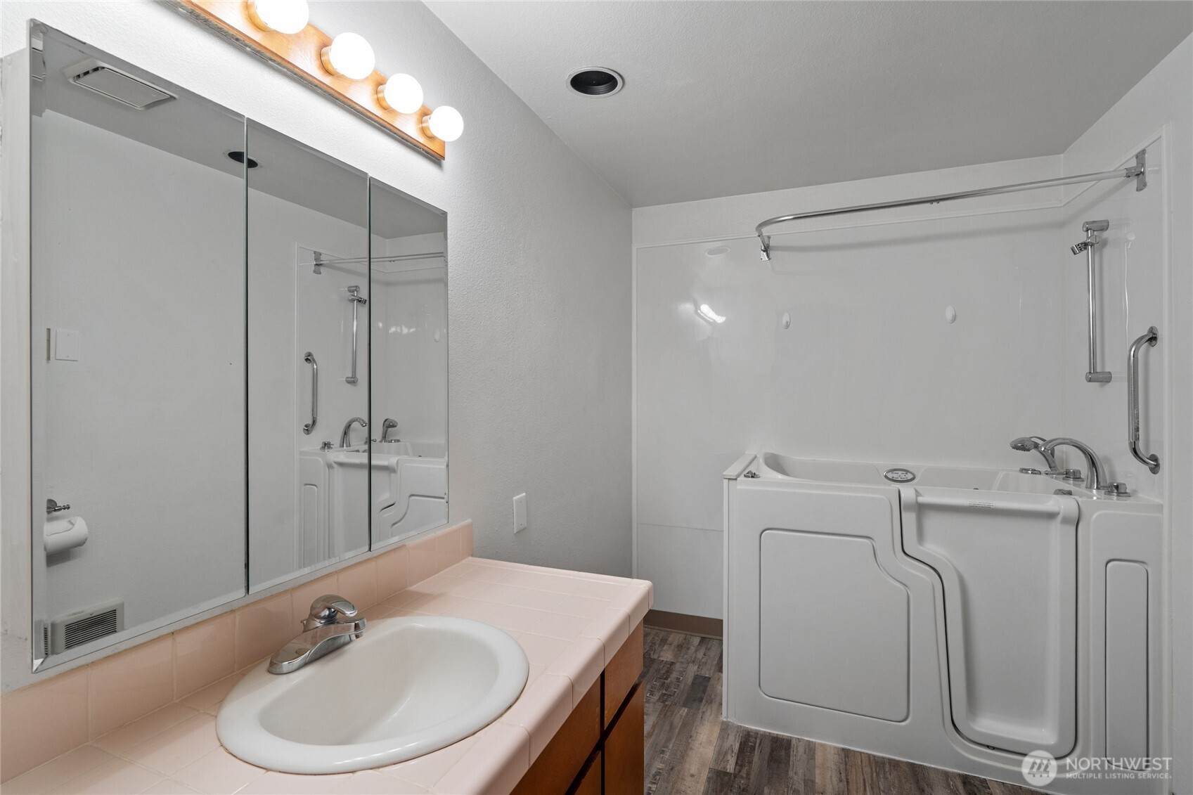 1113 1111 159th St Court E