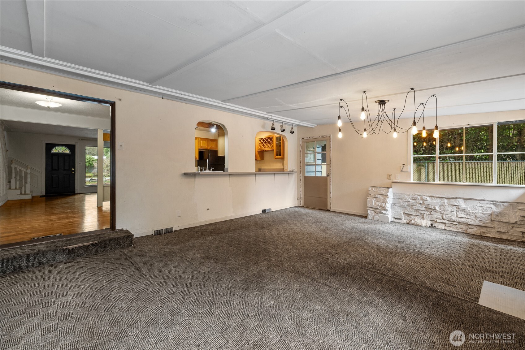 3116 Crystal Springs Road W