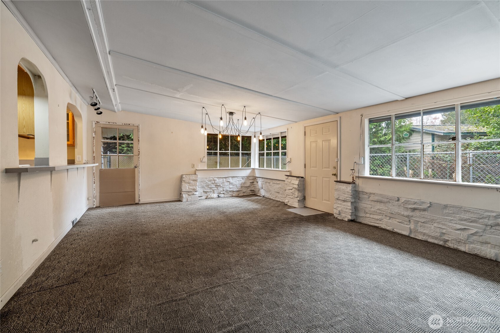 3116 Crystal Springs Road W