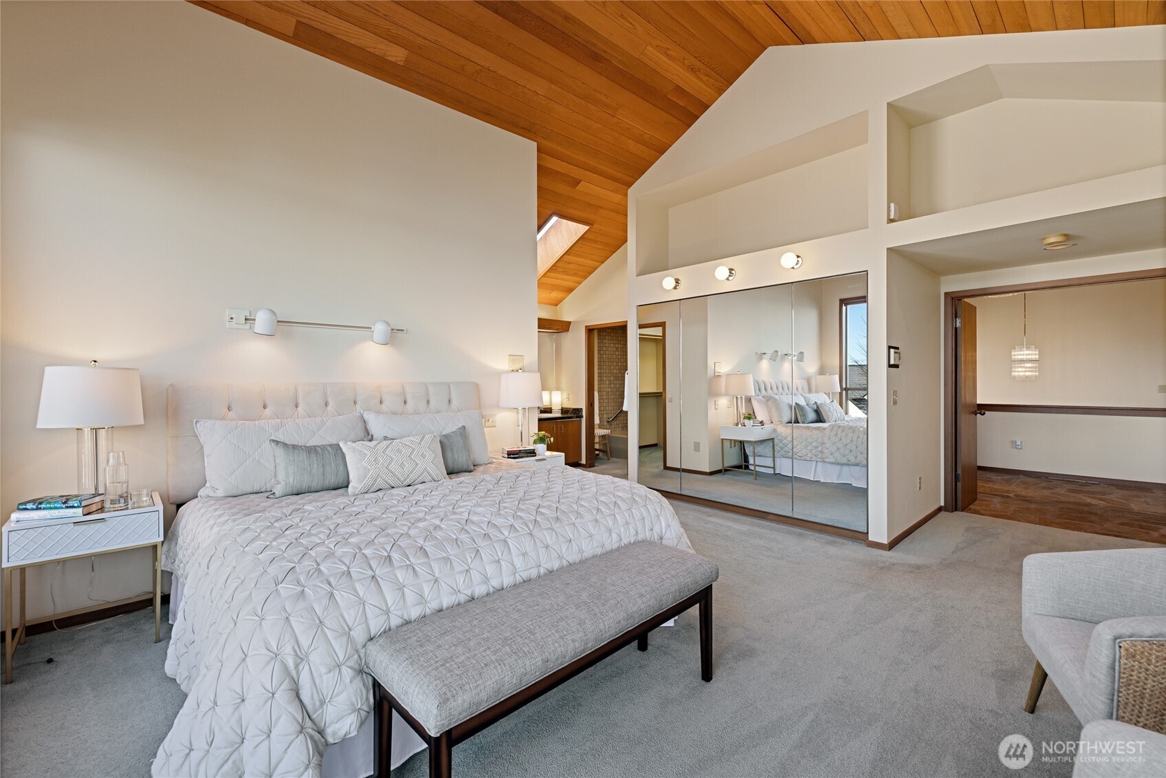 2720 Soundview Drive W