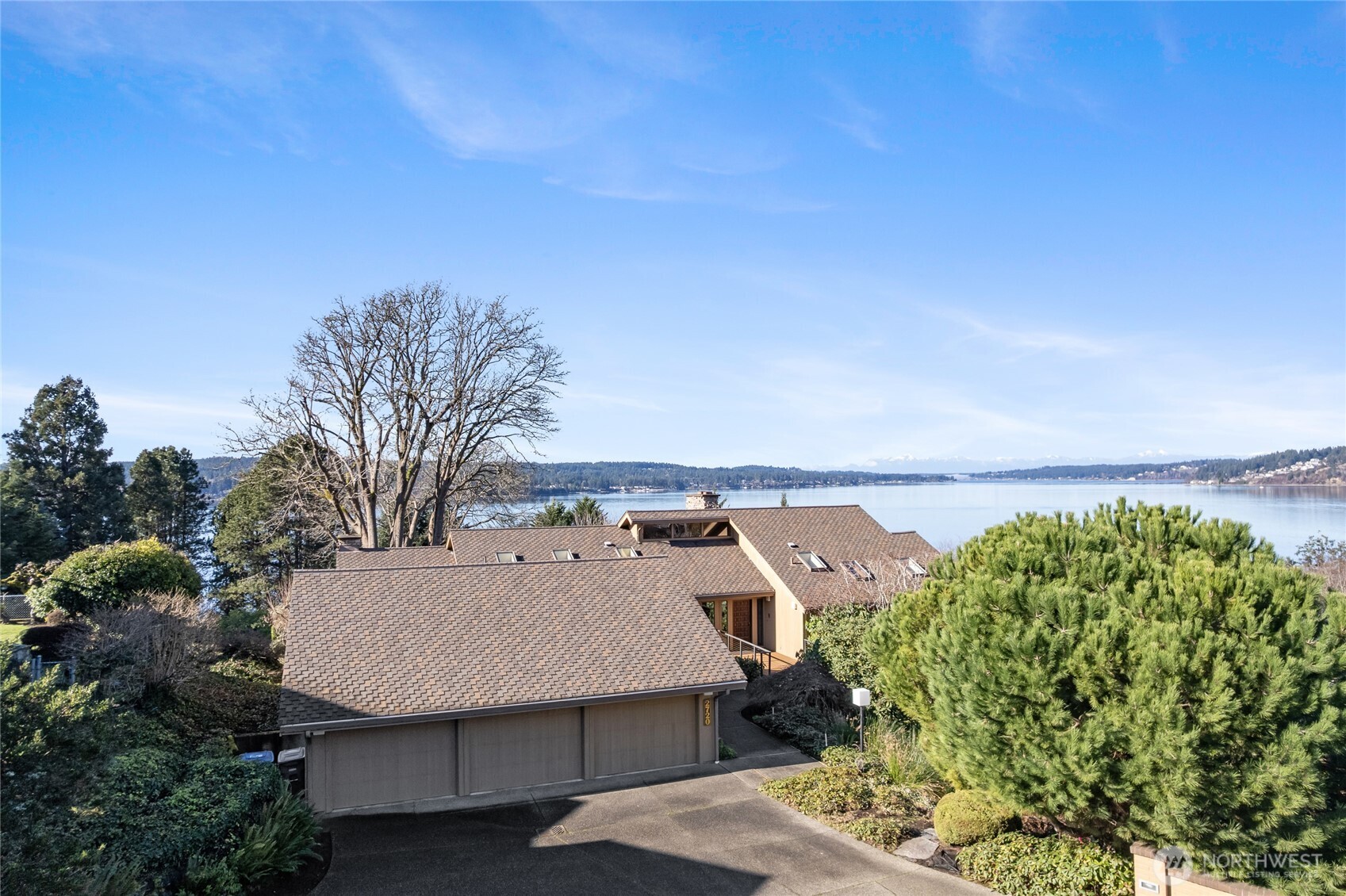 2720 Soundview Drive W