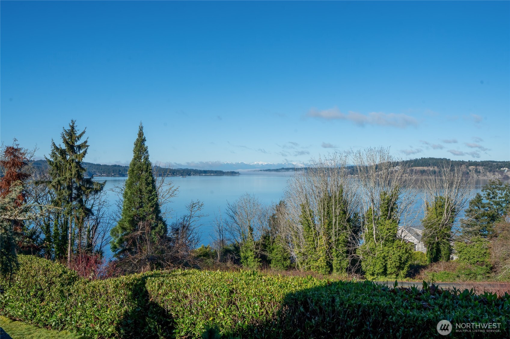 2720 Soundview Drive W