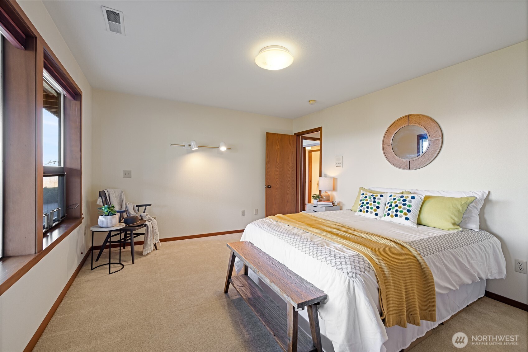 2720 Soundview Drive W