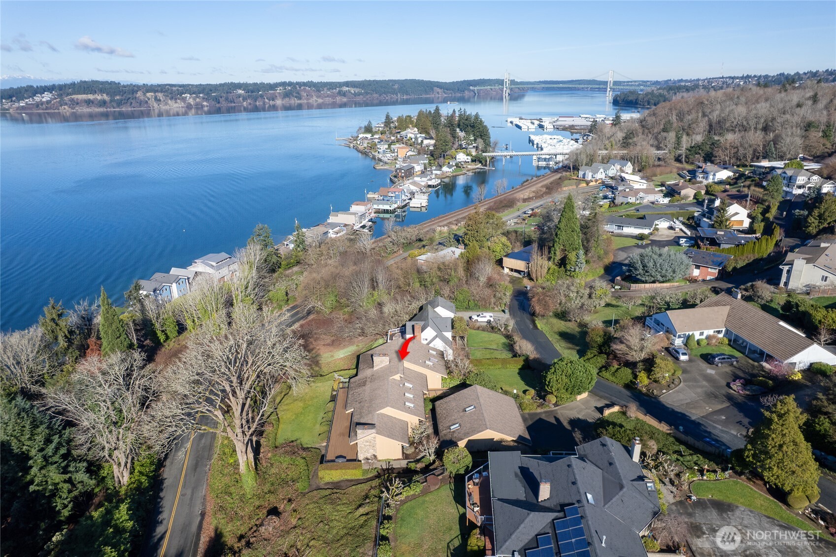 2720 Soundview Drive W