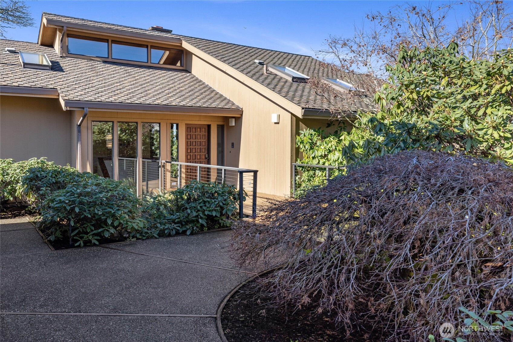 2720 Soundview Drive W