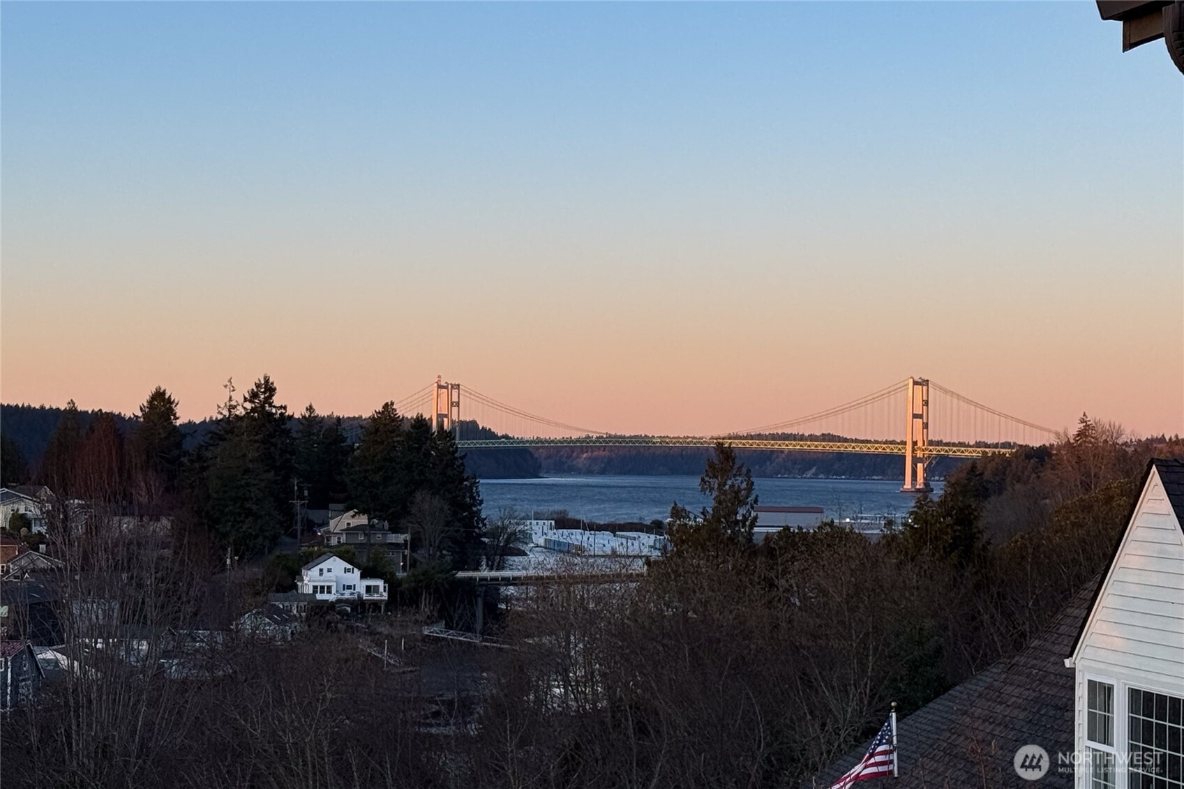 2720 Soundview Drive W