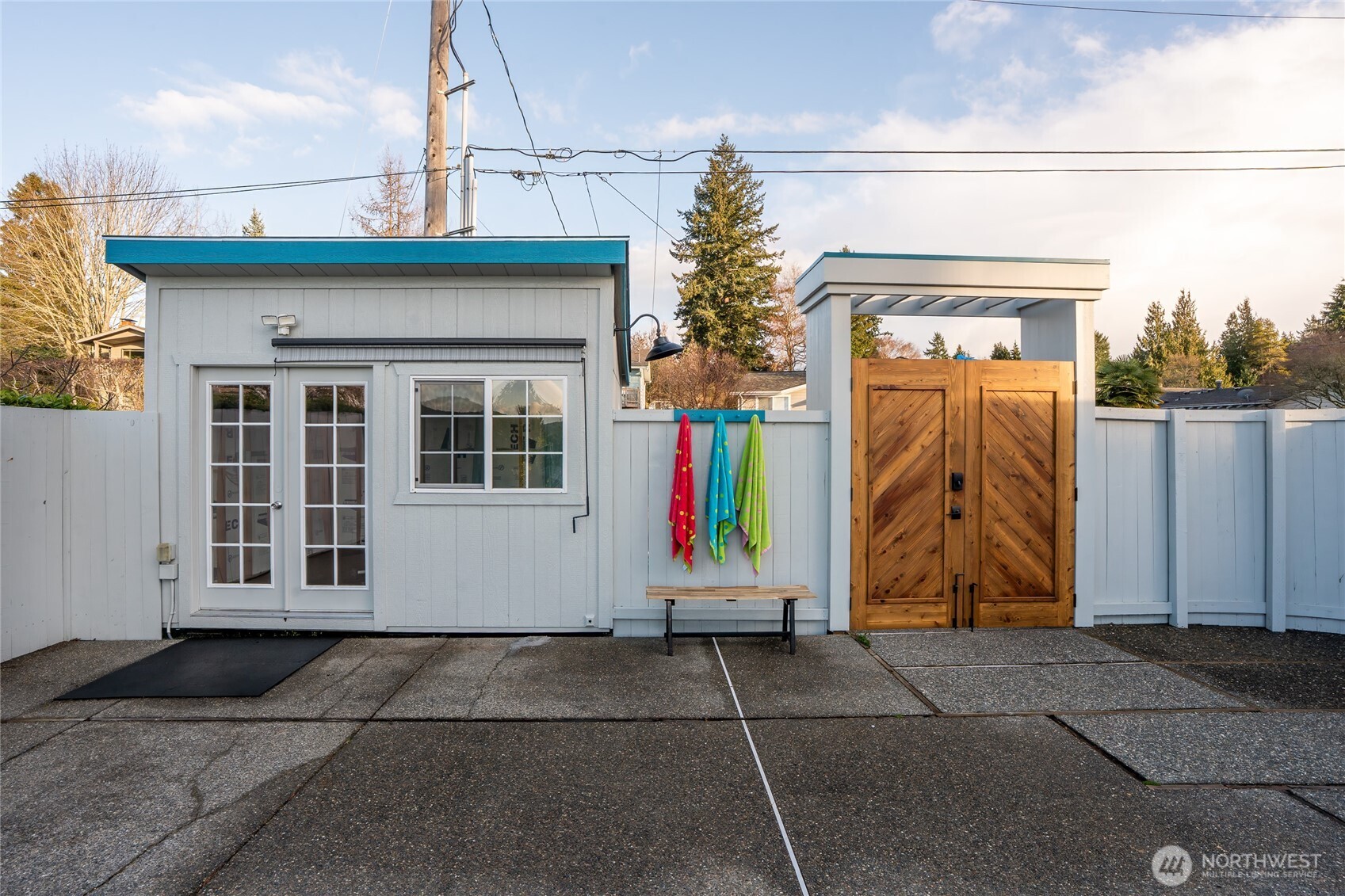 4042 Soundview Drive W