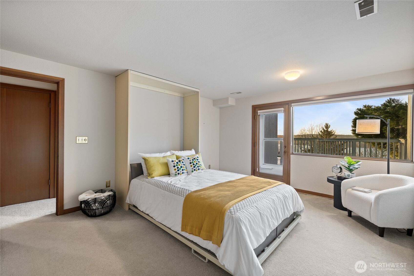 4042 Soundview Drive W