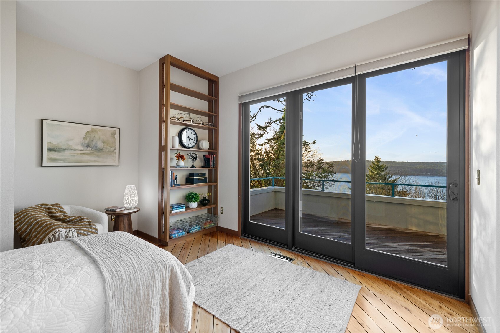 4042 Soundview Drive W