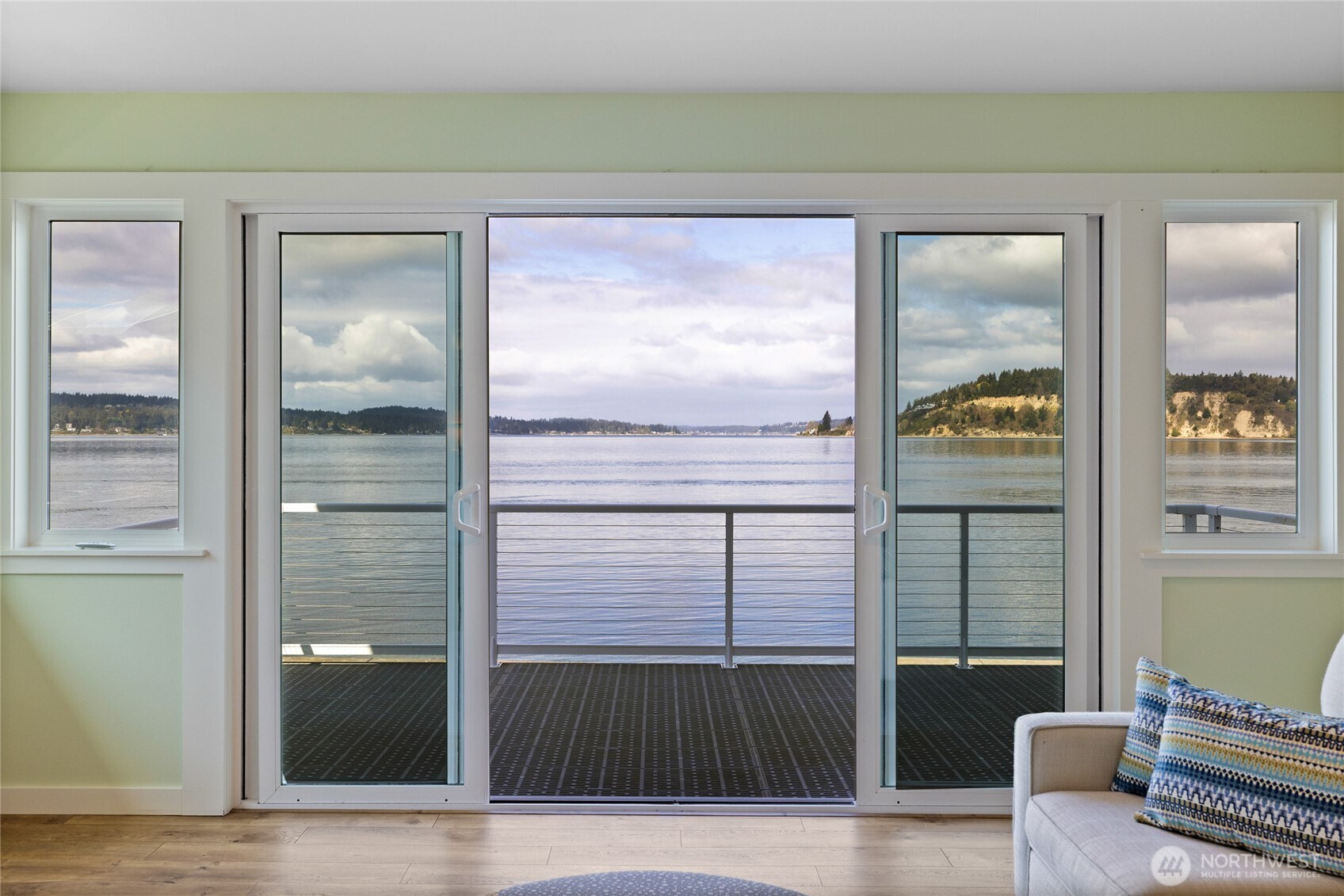 1834 Day Island Blvd W