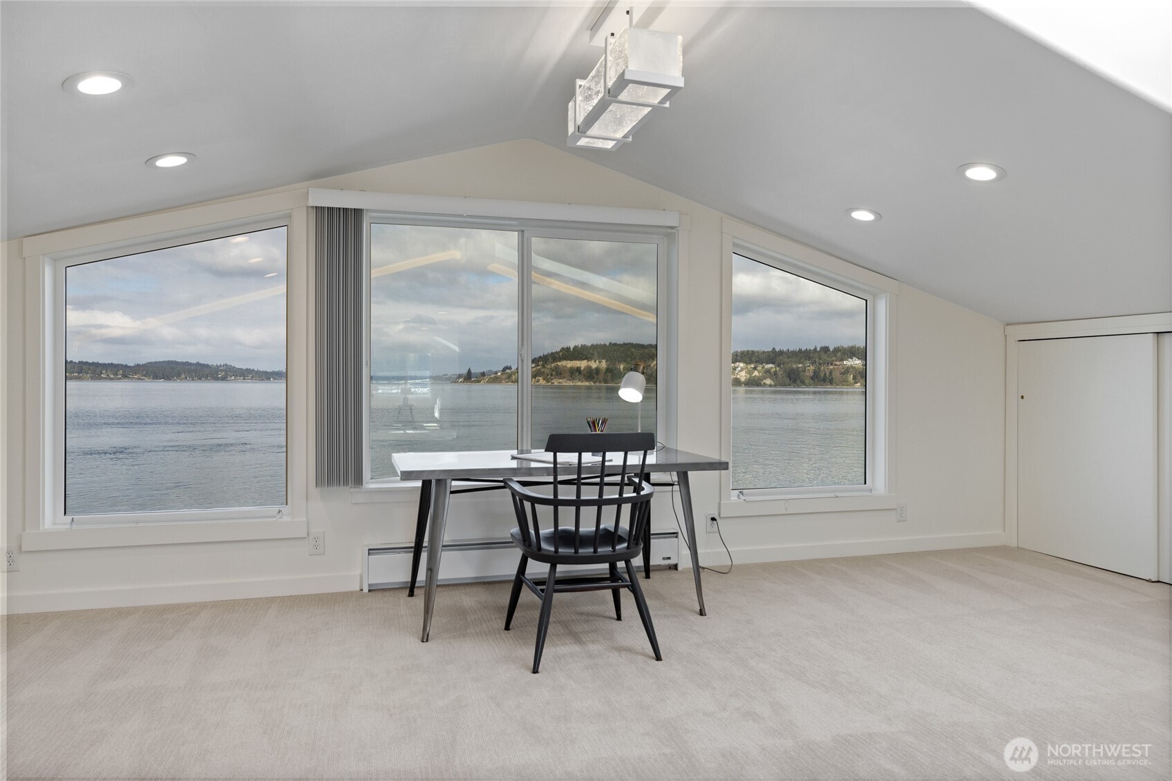 1834 Day Island Blvd W