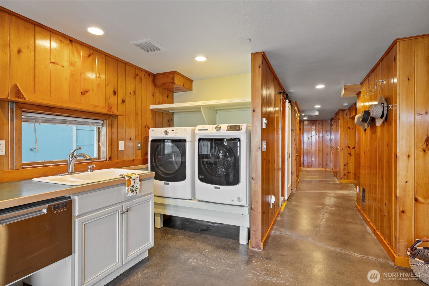 1834 Day Island Blvd W