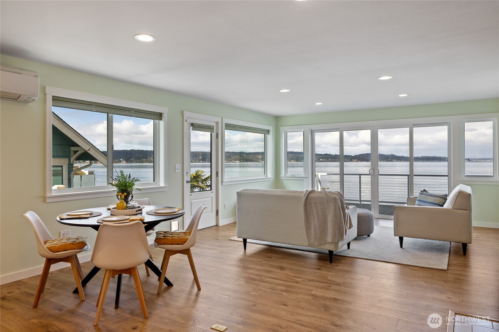 1834 Day Island Blvd W