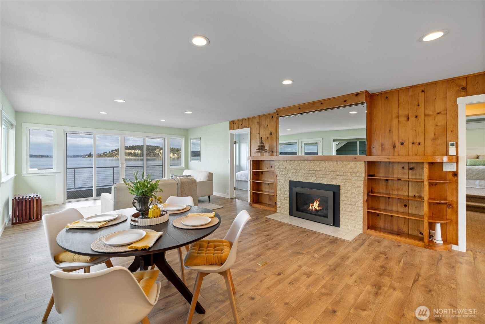 1834 Day Island Blvd W