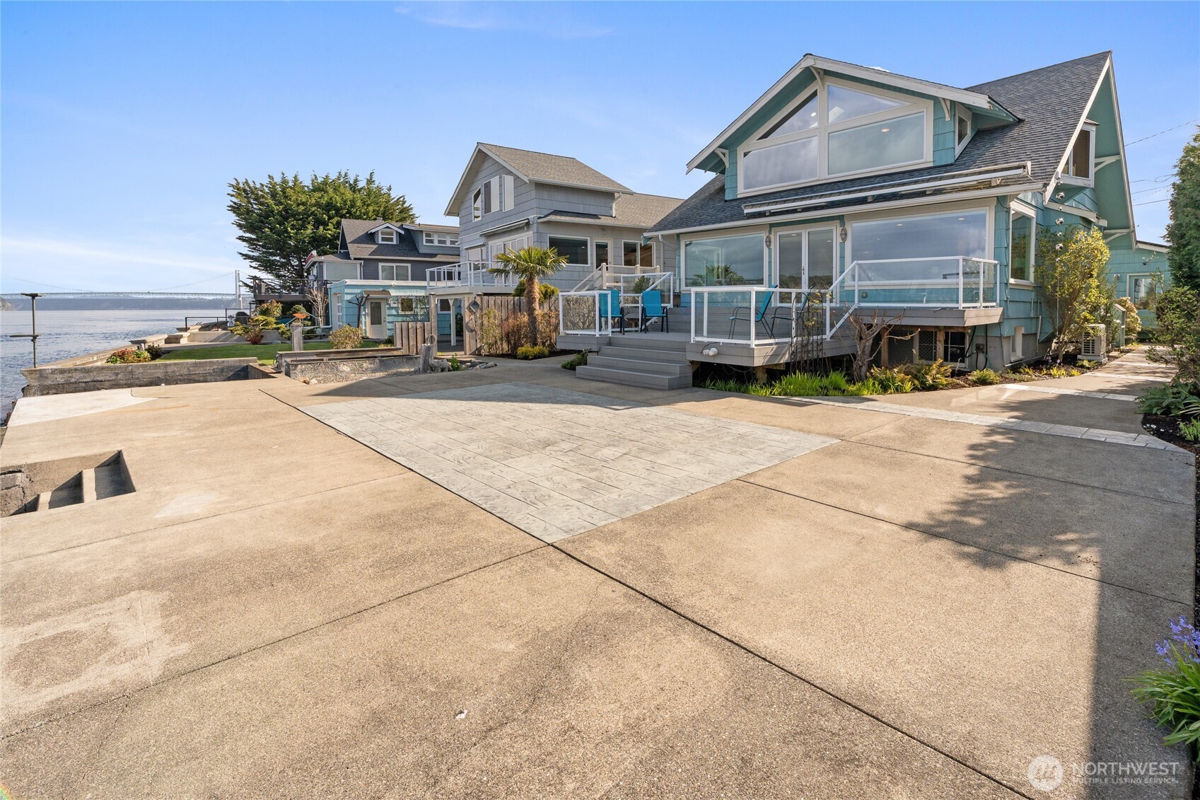 1838 Day Island Boulevard W