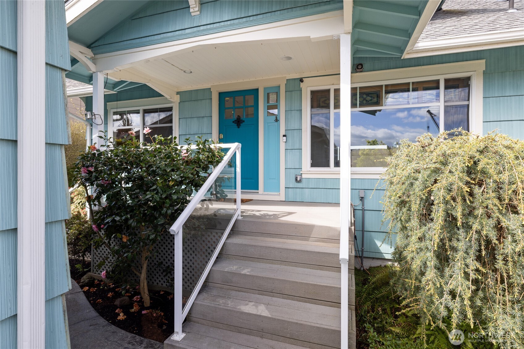 1838 Day Island Boulevard W