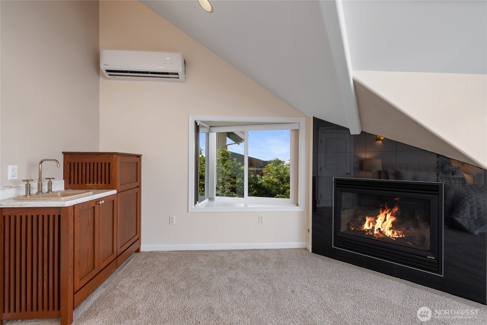 1838 Day Island Boulevard W