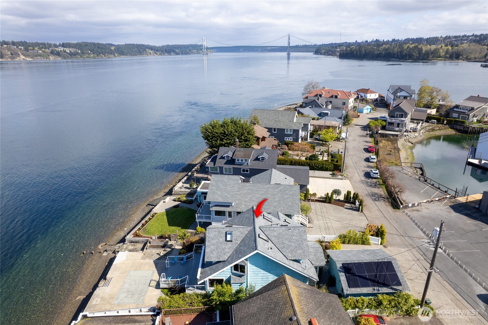 1838 Day Island Boulevard W