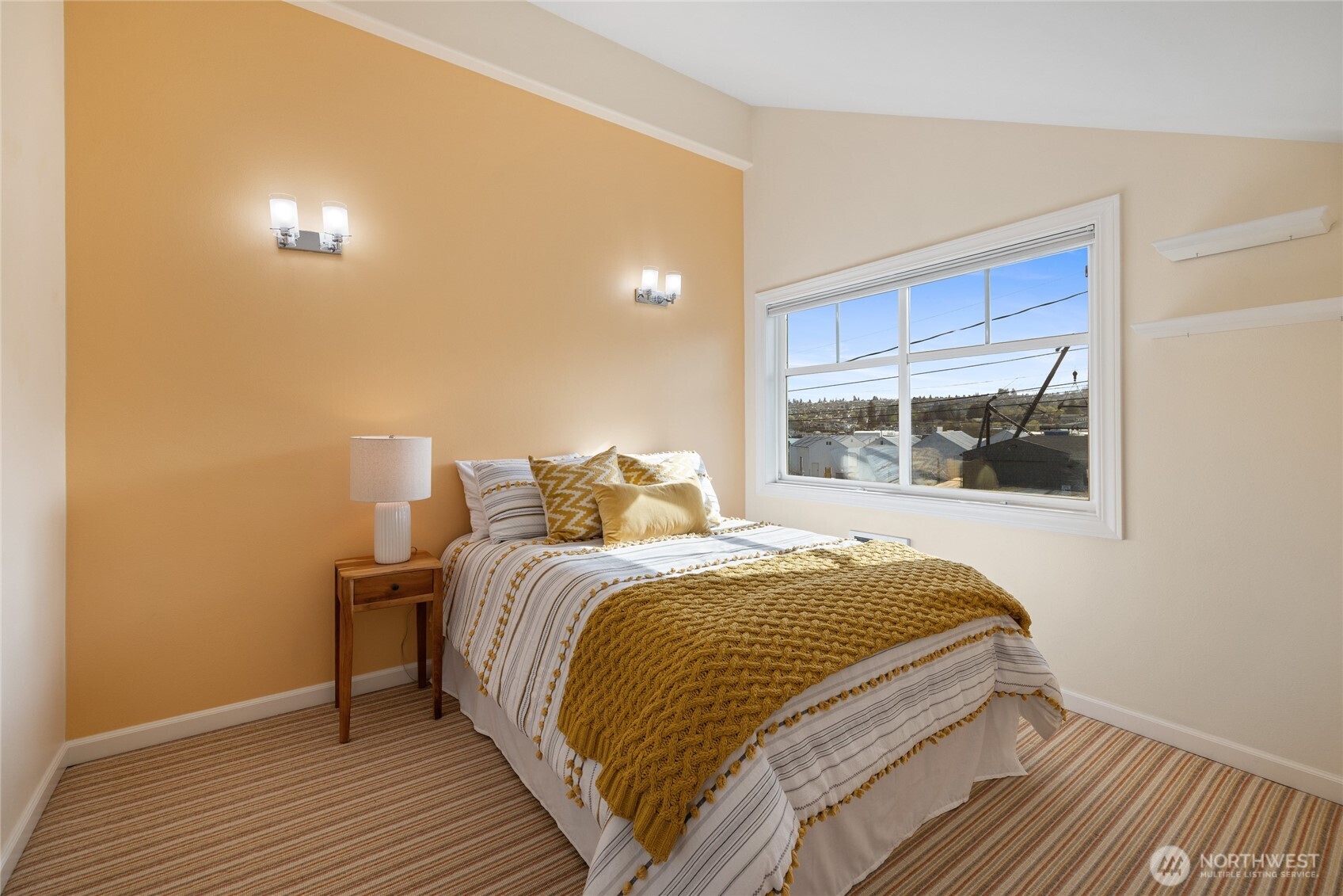 1838 Day Island Boulevard W