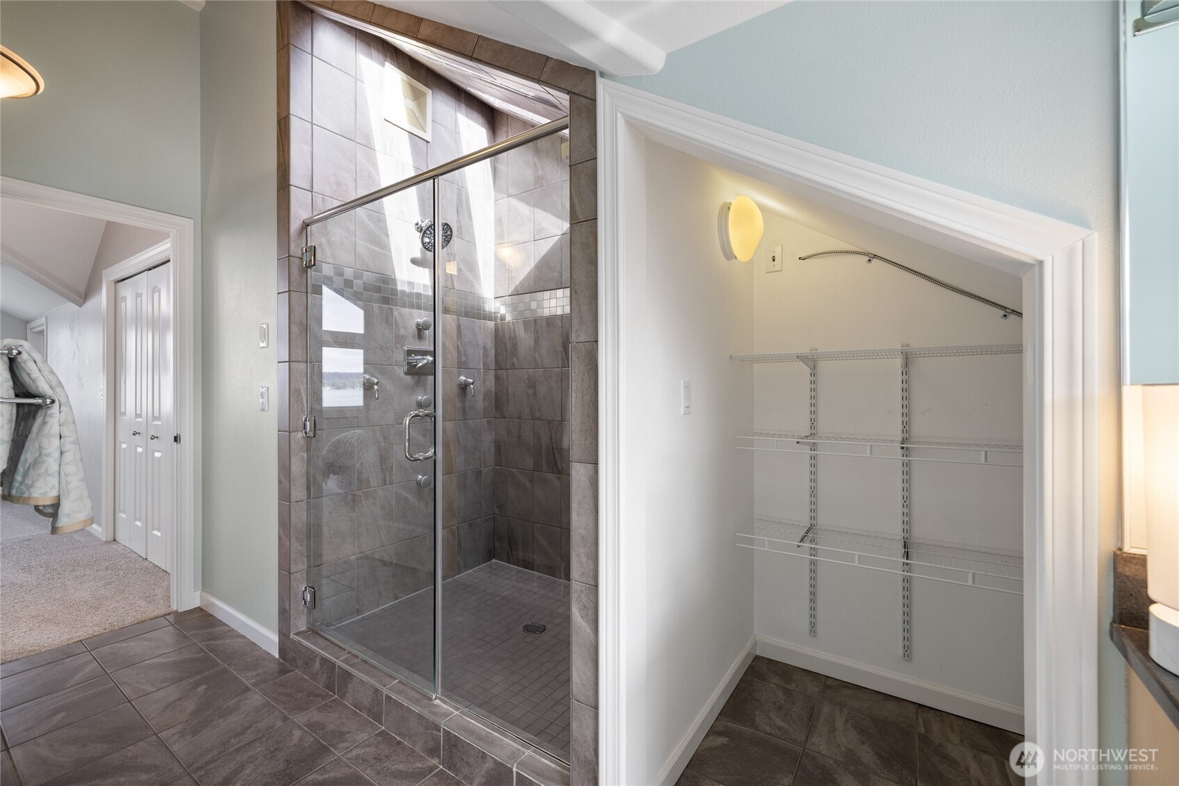 1838 Day Island Boulevard W