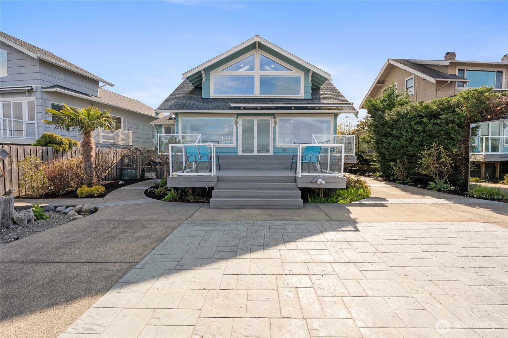 1838 Day Island Boulevard W