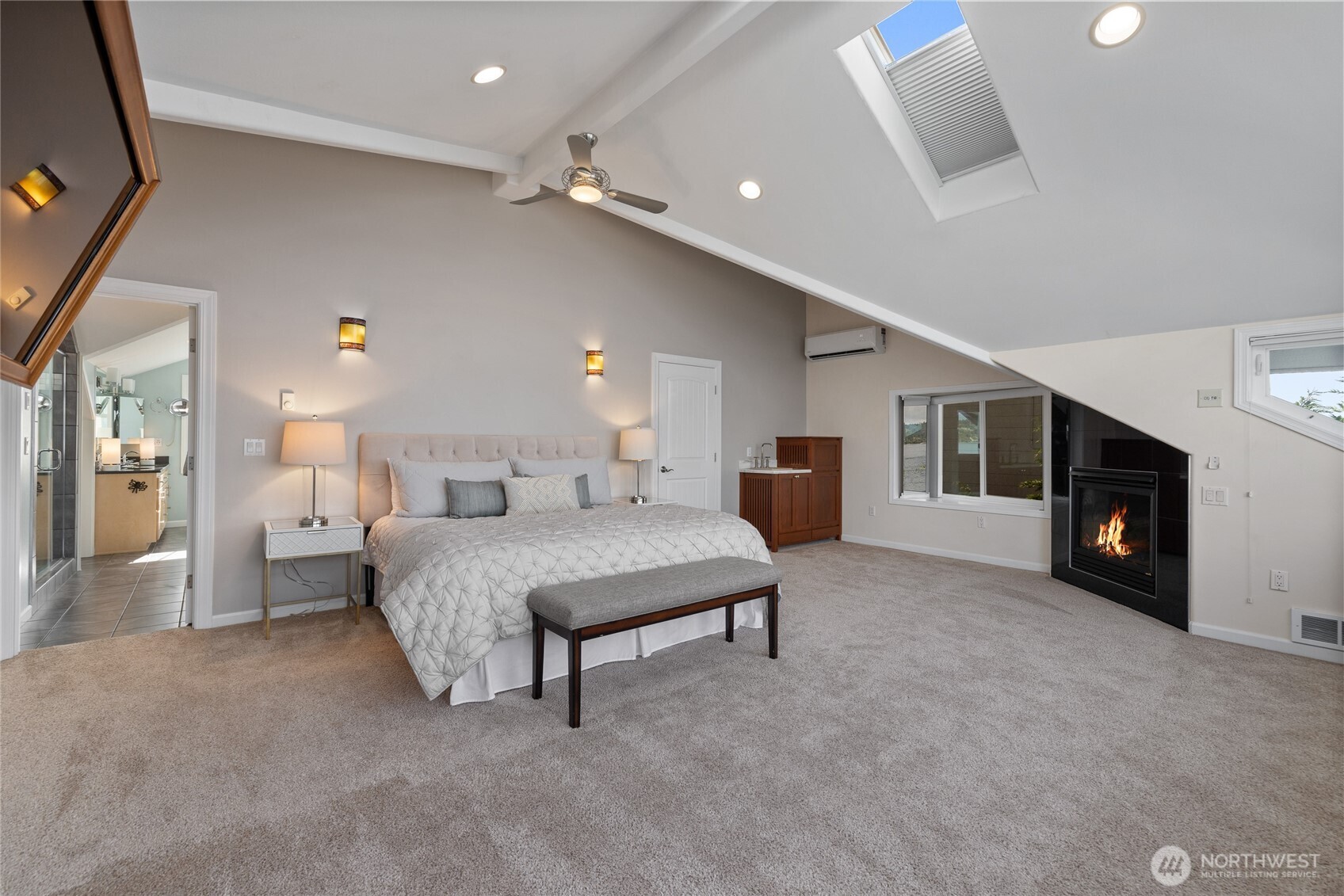 1838 Day Island Boulevard W