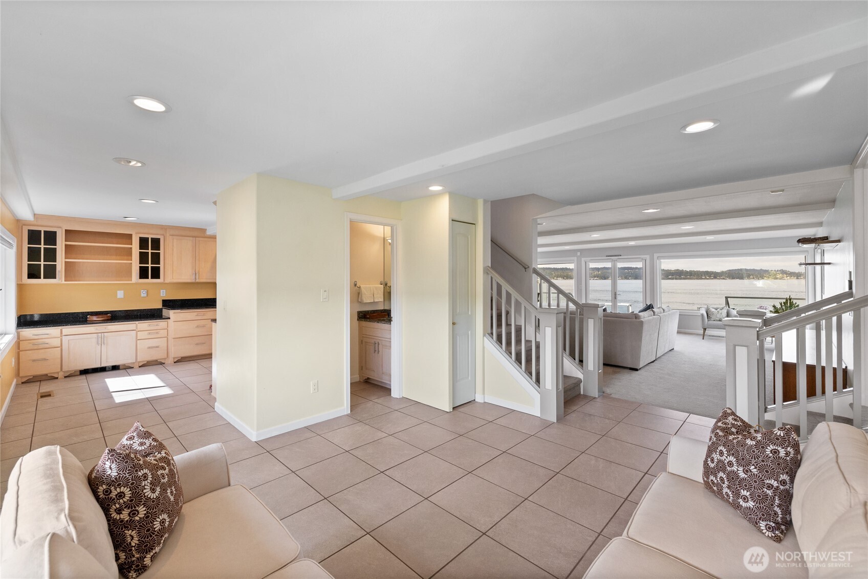 1838 Day Island Boulevard W