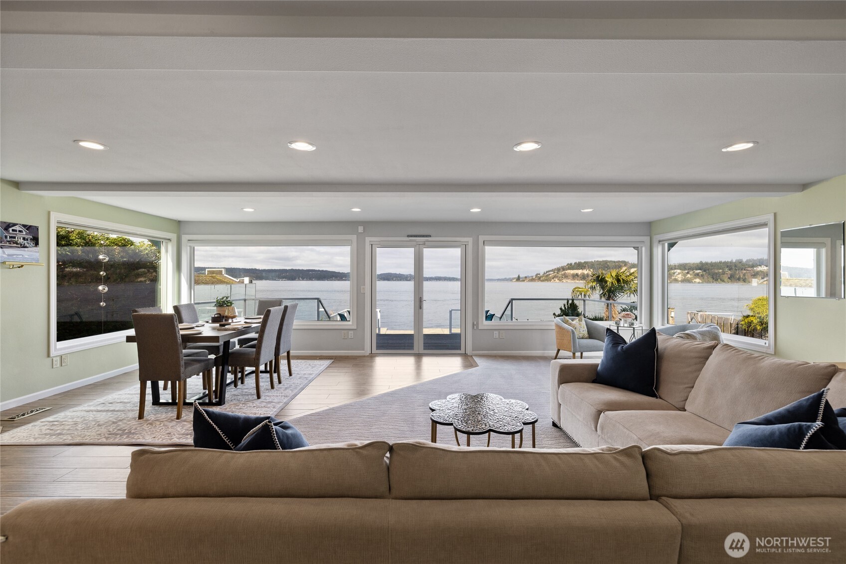 1838 Day Island Boulevard W