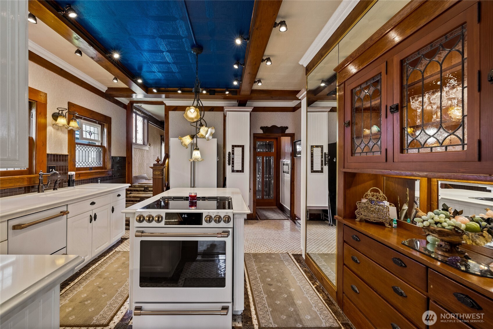 720 N Sheridan Avenue