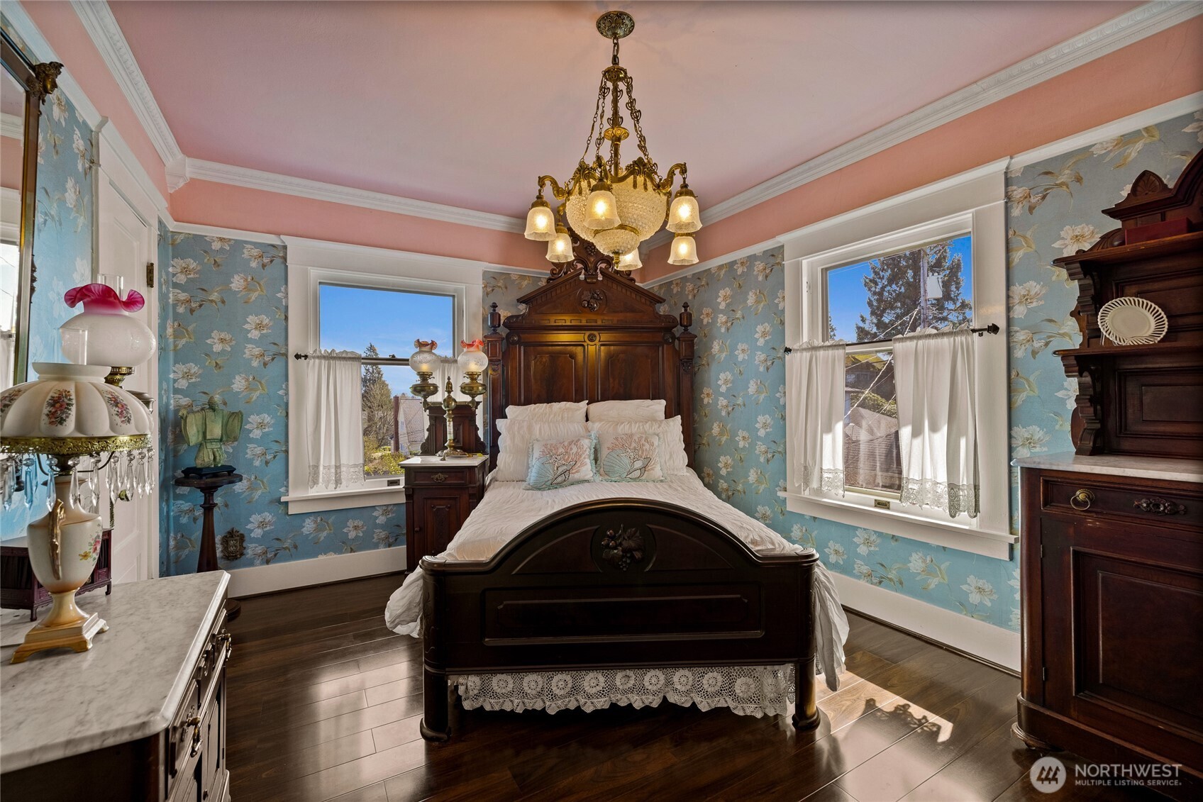 720 N Sheridan Avenue