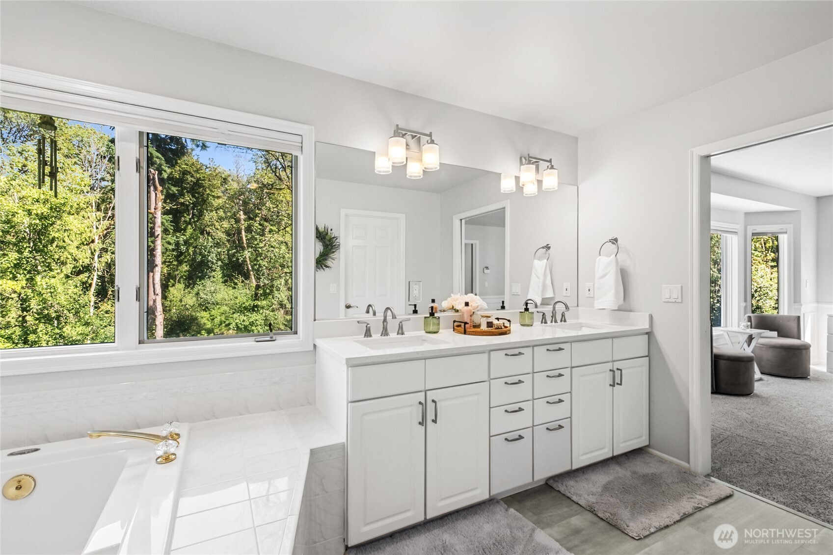 932 16th Avenue Ct SE