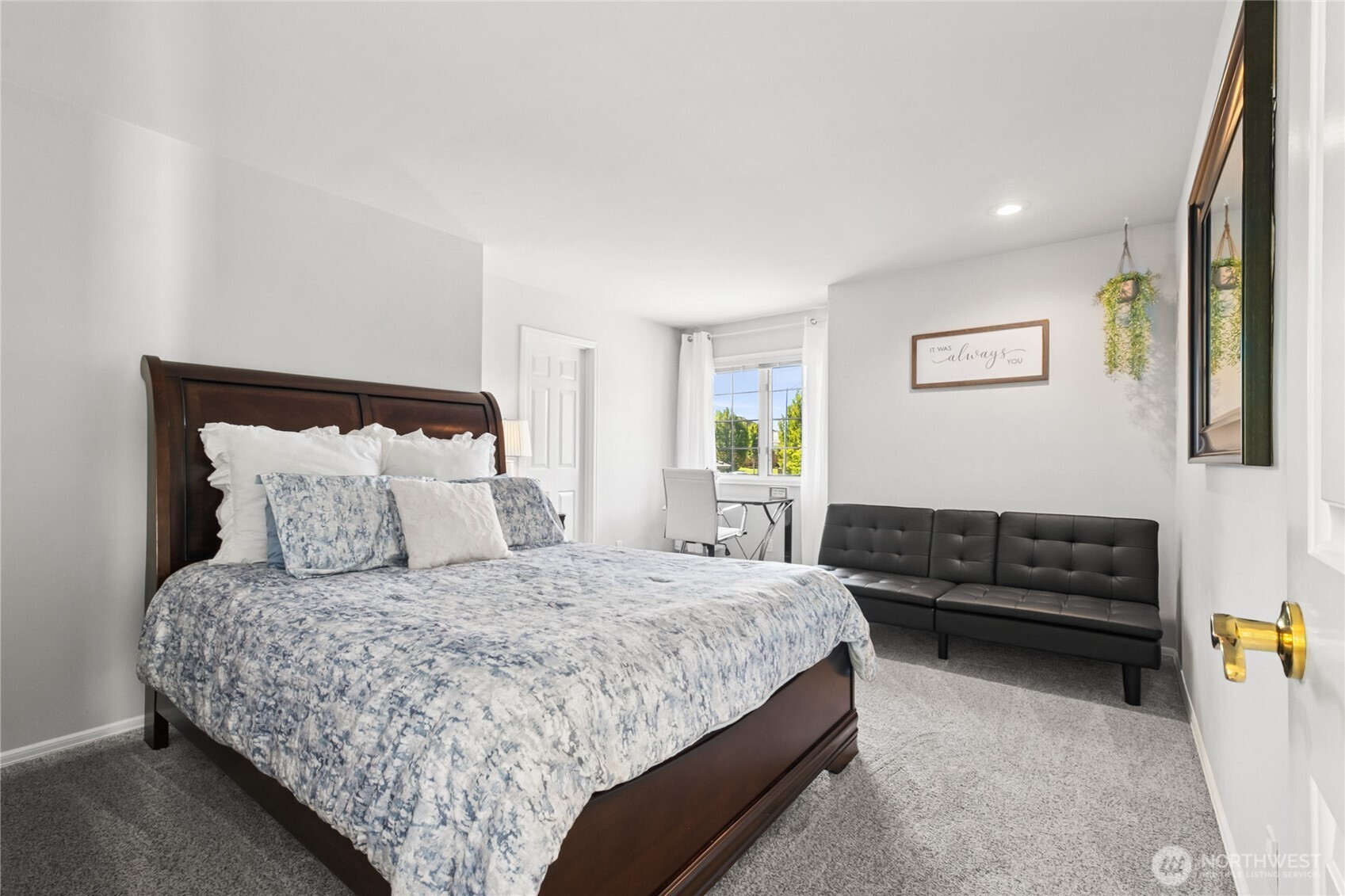 932 16th Avenue Ct SE